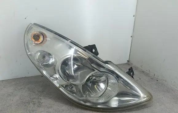 Opel Movano B Headlight/headlamp 