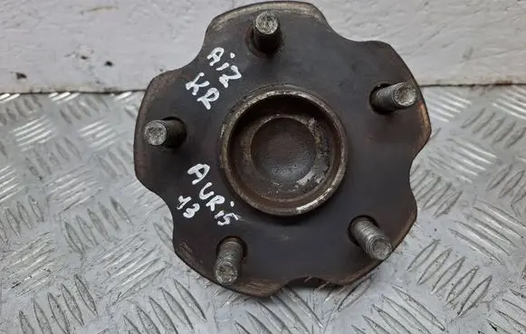 Toyota Auris 150 Rear wheel hub 4785012220 4785002280