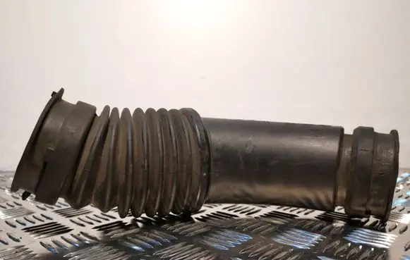 Jeep Grand Cherokee Turbo air intake inlet pipe/hose 68088249AB