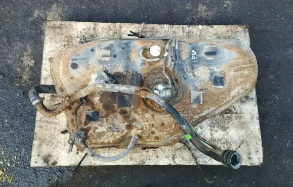 Toyota Corolla Verso E121 Fuel tank 