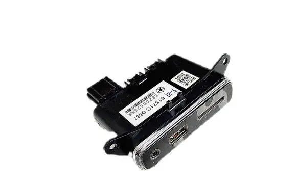 Jeep Grand Cherokee (WK) USB socket connector 68258696AA