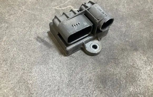 Glow plug pre-heat relay