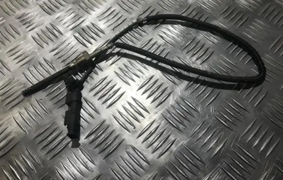 Mercedes-Benz C AMG W204 Exhaust gas temperature sensor a0071539528