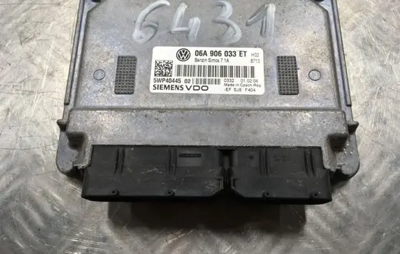 Volkswagen Touran I Engine control unit/module 06A906033ET 5WP40445