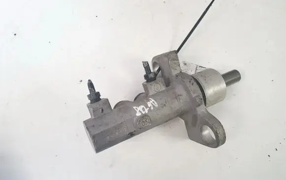 Audi A4 S4 B5 8D Master brake cylinder 893611307a
