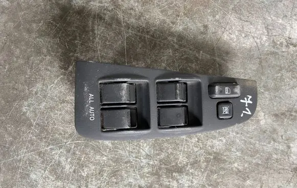 Toyota Avensis T250 Electric window control switch 8482005100 37168A162007
