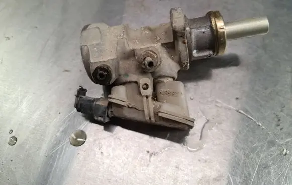 Ford Focus Master brake cylinder 21030399