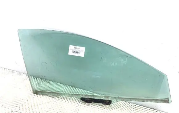 Honda HR-V Front door window glass four-door