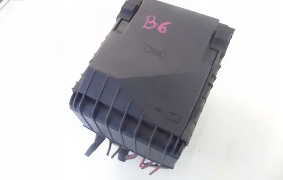 Volkswagen PASSAT B6 Fuse module 3C0937125