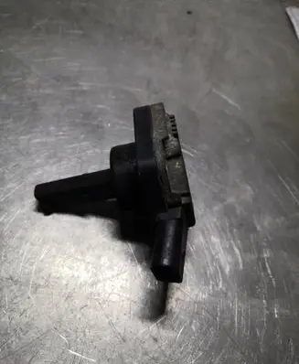 Volkswagen PASSAT B6 Oil level sensor 1J0907660C