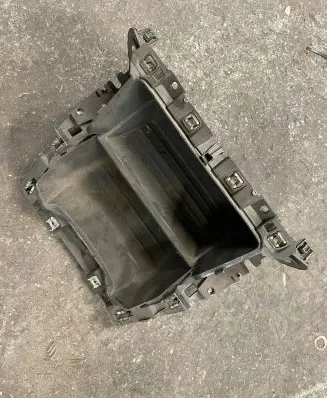 Peugeot 208 II Glove box central console 