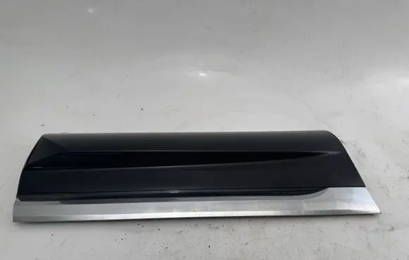 Volkswagen Touareg II Rear door trim (molding) 7P6853970 7P6854959
