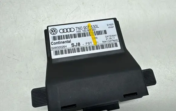 Volkswagen PASSAT B7 Gateway control module 7N0907530L 1K0907951