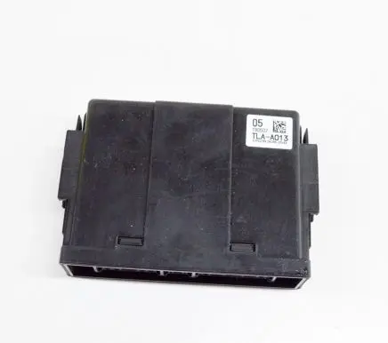 Honda CR-V Fuse module TLAA013 38830TLAA01