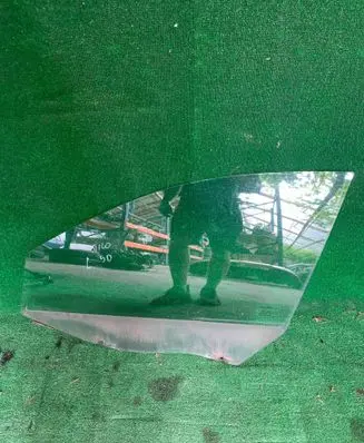 Fiat Stilo Front door window glass four-door