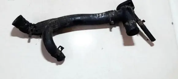 Volkswagen PASSAT B4 Engine coolant pipe/hose 068121133AE