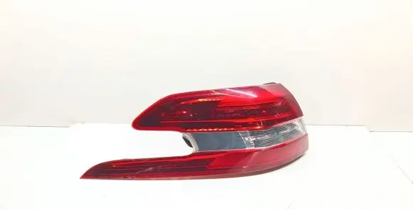 Peugeot 308 Rear/tail lights 9878093980