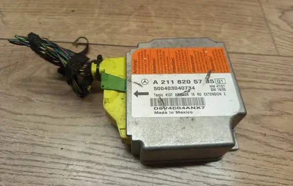 Mercedes-Benz E W211 Airbag control unit/module A2118205785 500403040734 6V4C04ANX
