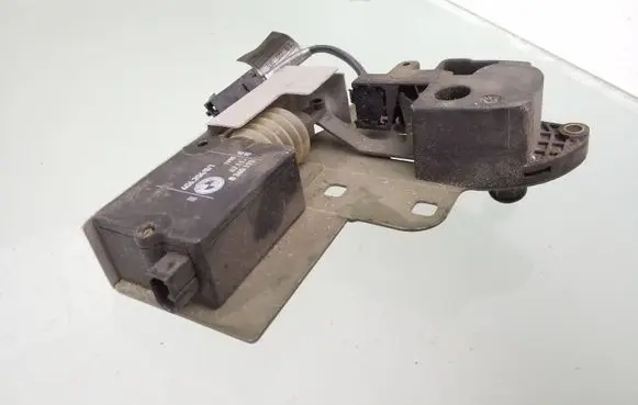 BMW 5 E39 Tailgate window lock/catch/latch 8360193 67118360193
