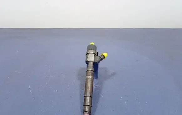 Mercedes-Benz Sprinter W901 W902 W903 W904 Fuel injector A6110701487