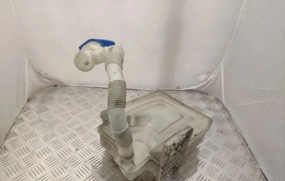 Volkswagen Golf VI Window washer liquid tank fill tube 1K0955453