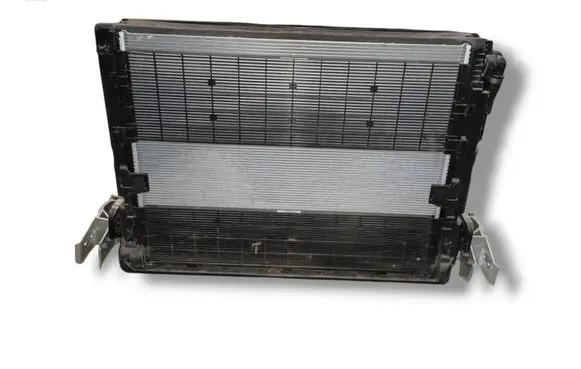 BMW 4 G22 G23 G24 G26 Coolant radiator 8666811 17118666811 9452580