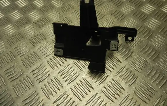 Maserati Levante EGR valve cooler bracket 670102483 T7200