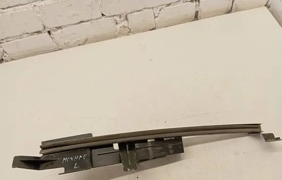 Opel Movano A Front door windshield rail 353417