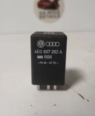 Audi Q7 4L Glow plug pre-heat relay 4E0907282A