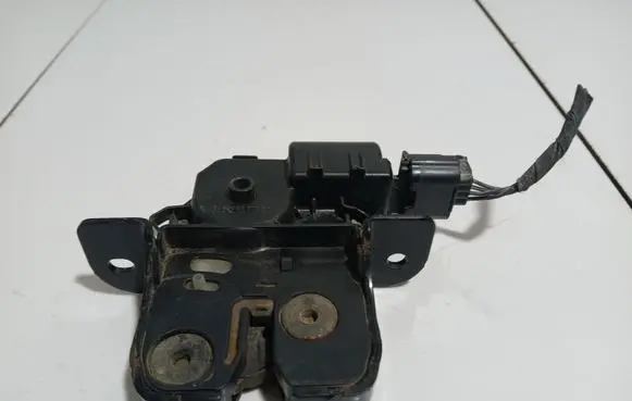 Renault Megane III Tailgate/trunk/boot lock/catch/latch 8463000030 405021