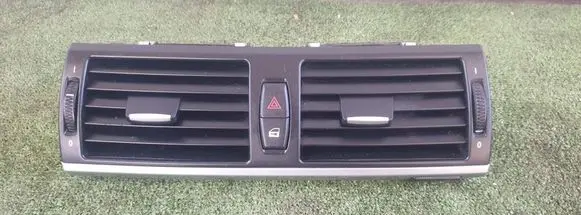 BMW X5 E70 Dash center air vent grill 9210705