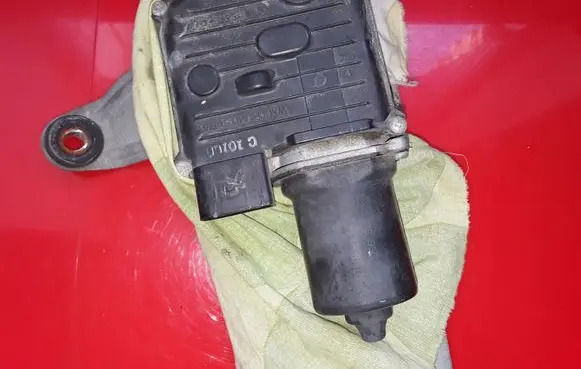 Volkswagen PASSAT B7 Wiper motor 3AB955419 111105