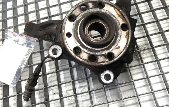 Opel Signum Front wheel hub spindle knuckle