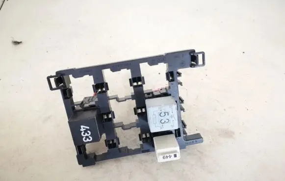 Volkswagen Touran I Fuse box set 1t1937503a