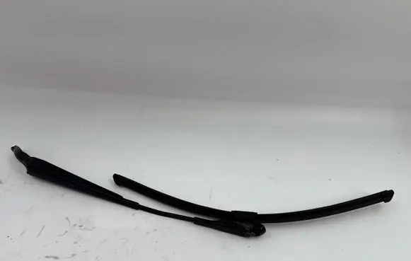 Volvo S60 Front wiper blade arm 30697573