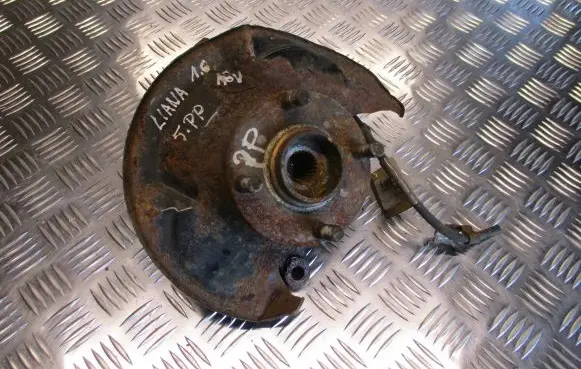 Suzuki Liana Front wheel hub spindle knuckle