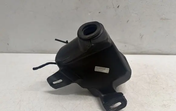 Opel Adam Windshield washer fluid reservoir/tank 13250357 24011712