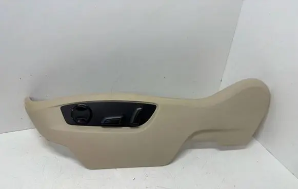Volkswagen Touareg II Seat trim 7P6881313C
