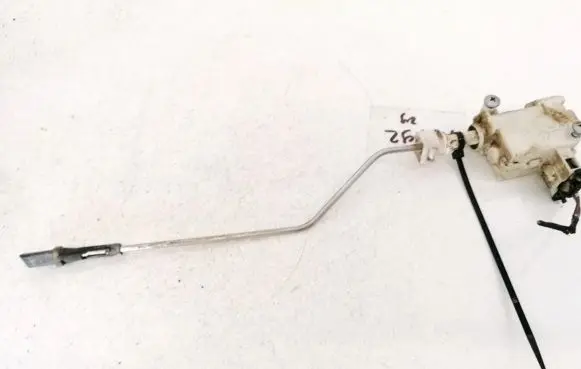 Volkswagen PASSAT B6 Central locking motor 3C0810773
