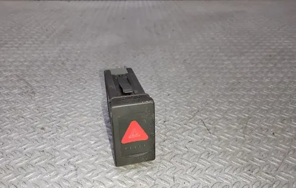 Volkswagen PASSAT B5 Hazard light switch 3B0953235B