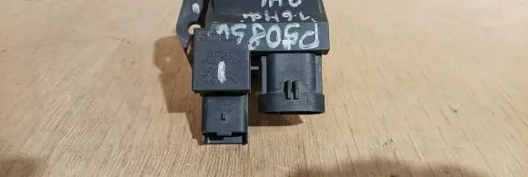 Coolant fan relay