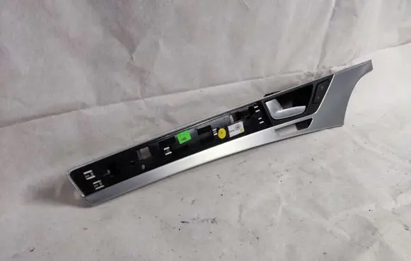 Audi A8 S8 D4 4H Front door trim bar 4H0867101
