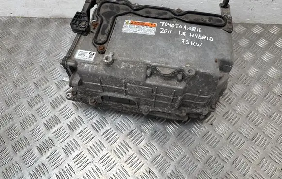 Toyota Auris 150 Voltage converter inverter G920047140