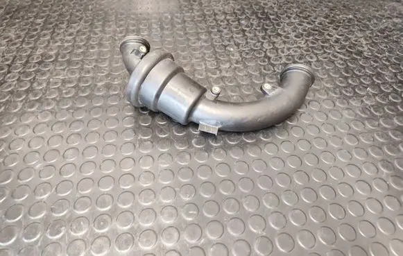 Mercedes-Benz CLA C117 X117 W117 Intercooler hose/pipe A6511400387