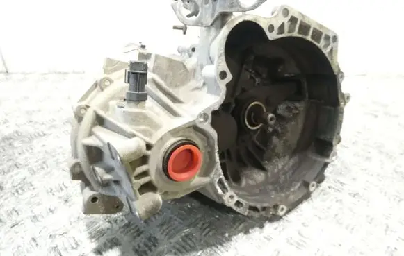 Manual 5 speed gearbox