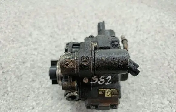 Volvo S80 Fuel injection high pressure pump