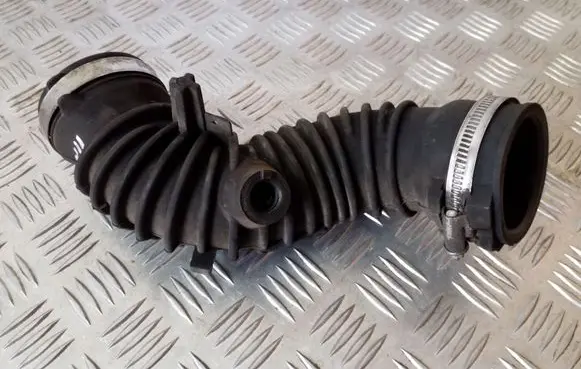 Opel Vivaro Turbo air intake inlet pipe/hose