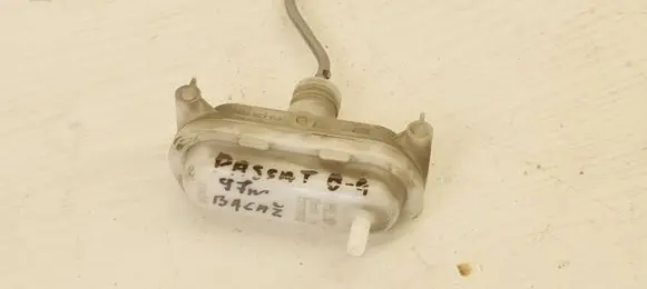 Volkswagen PASSAT B4 Central locking vacuum pump 3A9862159