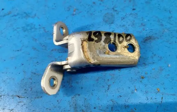 Toyota Camry Front door hinge set 6871002020
