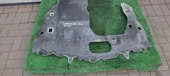 Chevrolet Volt I Engine splash shield/under tray